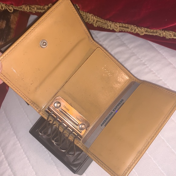 Authentic Gucci card & keys holder - Picture 3 of 16